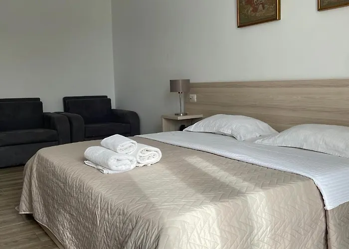 Adriatic Hotell *