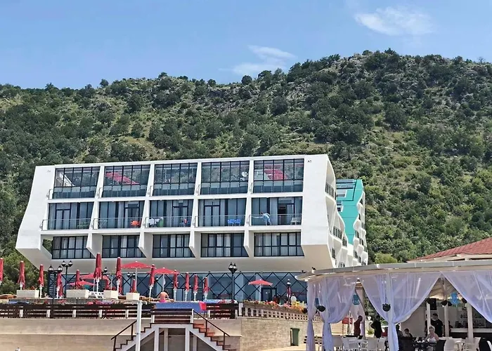 Hotel Adriatic Shëngjin
